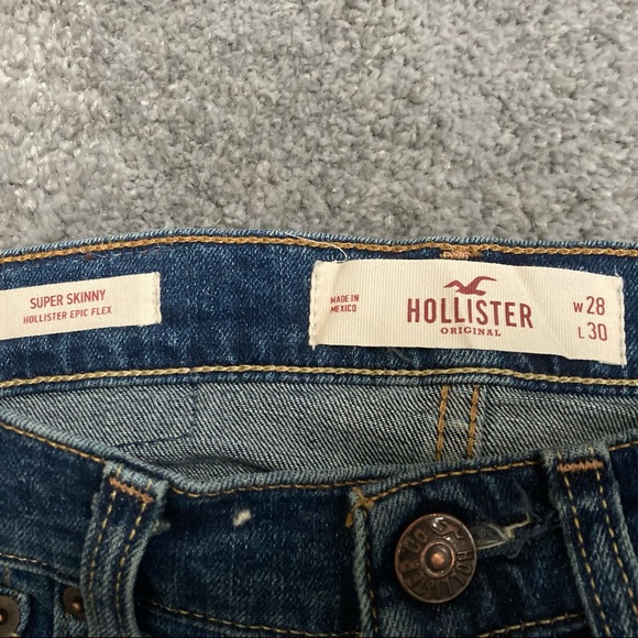 Hollister Jean - Picture 3 of 3